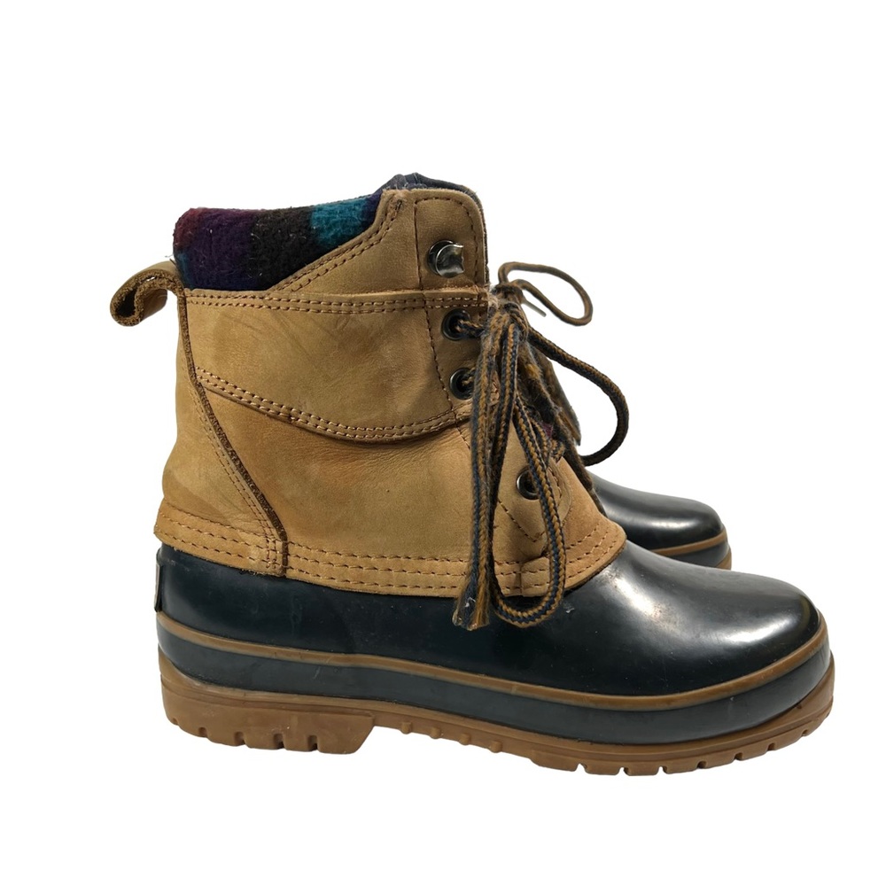 Nine West Southwestern Leather Lace Up Duck Boots